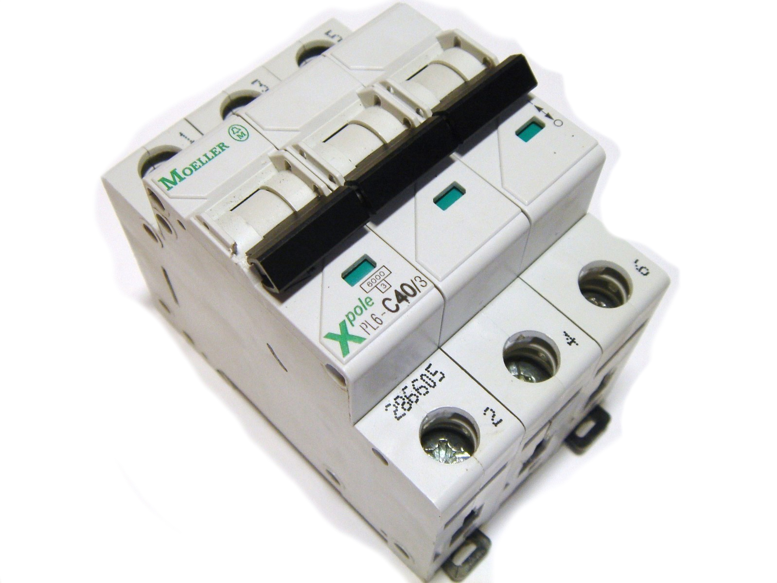Автоматический выключатель iн а. Автоматический выключатель Moeller pl36. Автоматический выключатель 25а 3ф. Автоматы электрические Moeller cls6-c40/3. Автоматический выключатель 16а Меллер однофазный.